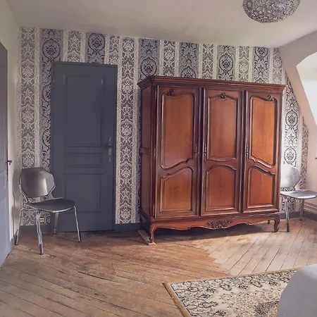 Bed & Breakfast Chateau De Grosfy 3*