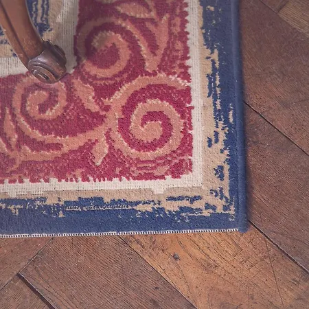 Chateau De Grosfy Couette-café 3*