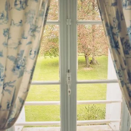 Chateau De Grosfy Bed & Breakfast