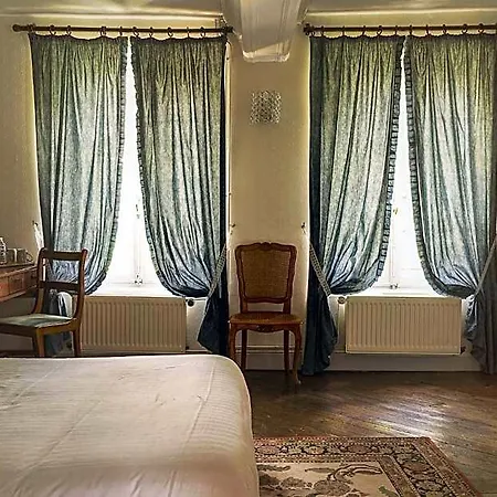 לינה וארוחת בוקר Chateau De Grosfy Hugleville-en-Caux