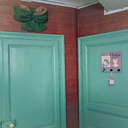 לינה וארוחת בוקר Chateau De Grosfy