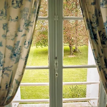 Chateau De Grosfy Bed & Breakfast