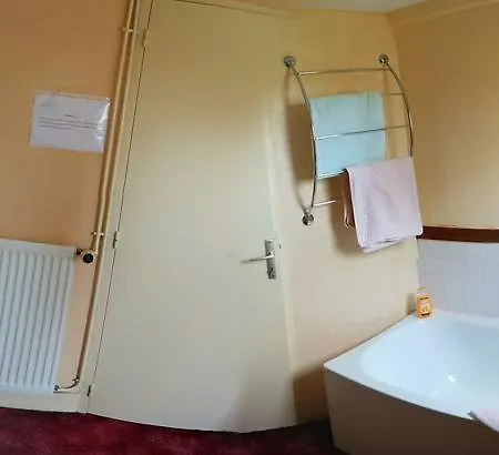 Bed & Breakfast Chateau De Grosfy 3*
