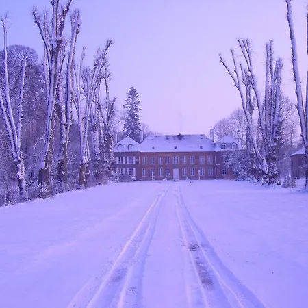 Chateau De Grosfy Bed & Breakfast 3*