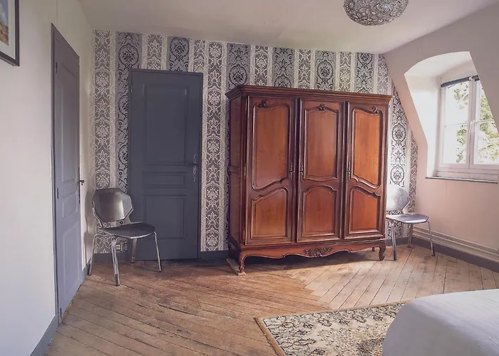 Bed & Breakfast Chateau De Grosfy 3*