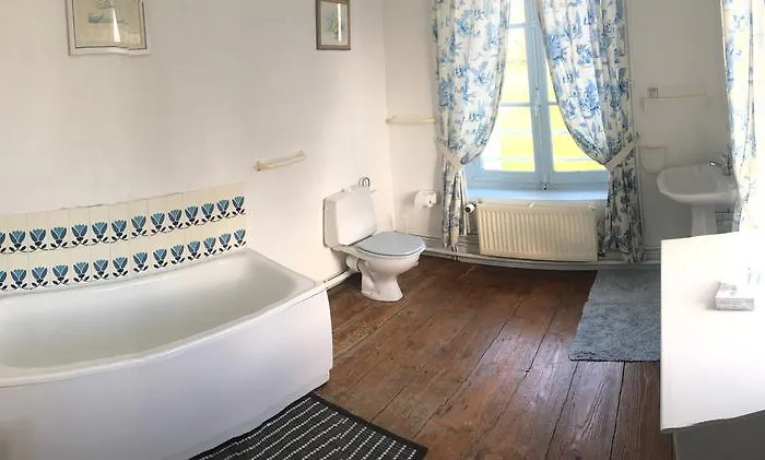 Bed & Breakfast Chateau De Grosfy 3*